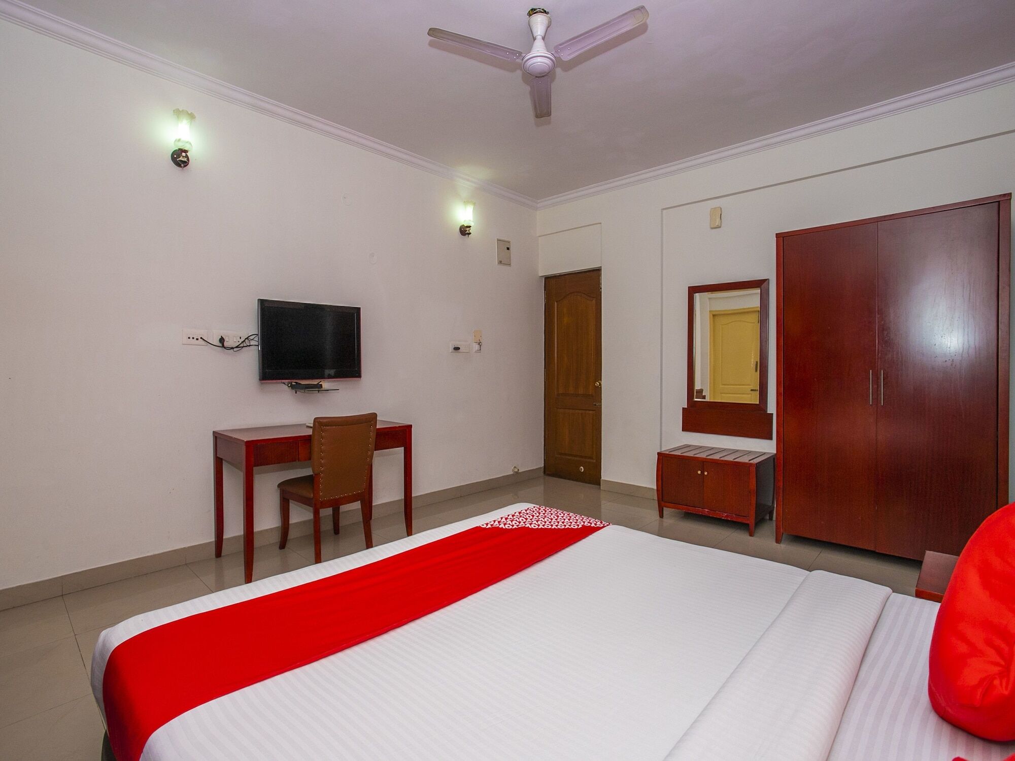 Oyo 23360 White Bricks Inn Bangalore Extérieur photo