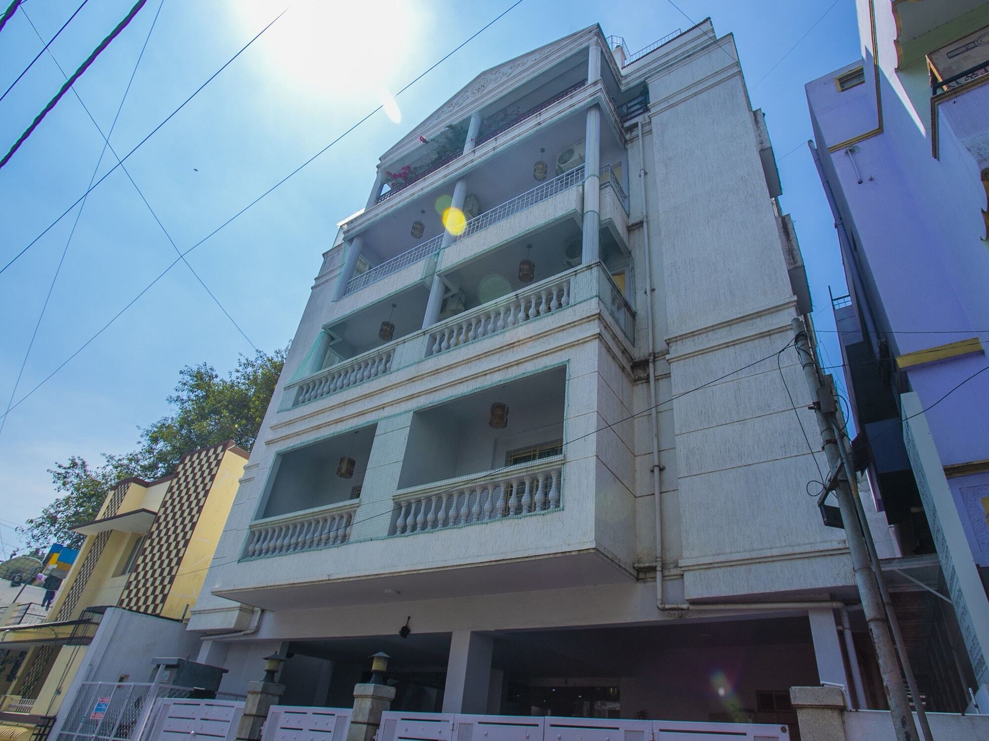 Oyo 23360 White Bricks Inn Bangalore Extérieur photo